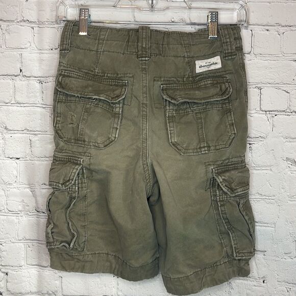 Boys Olive Green Cargo Shorts, size 10, Slightly Distressed Shorts, Abercrombie - Picture 5 of 8
